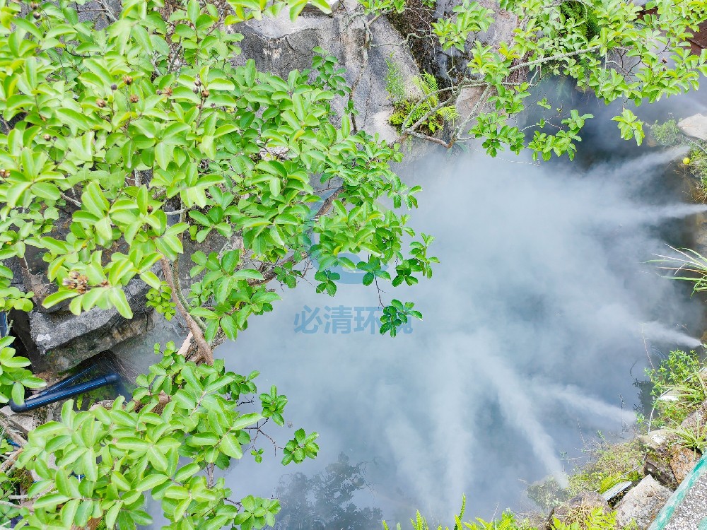 四川资阳雁居里火锅喷雾造景降温案例